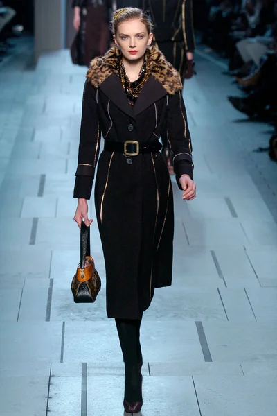 Look 14